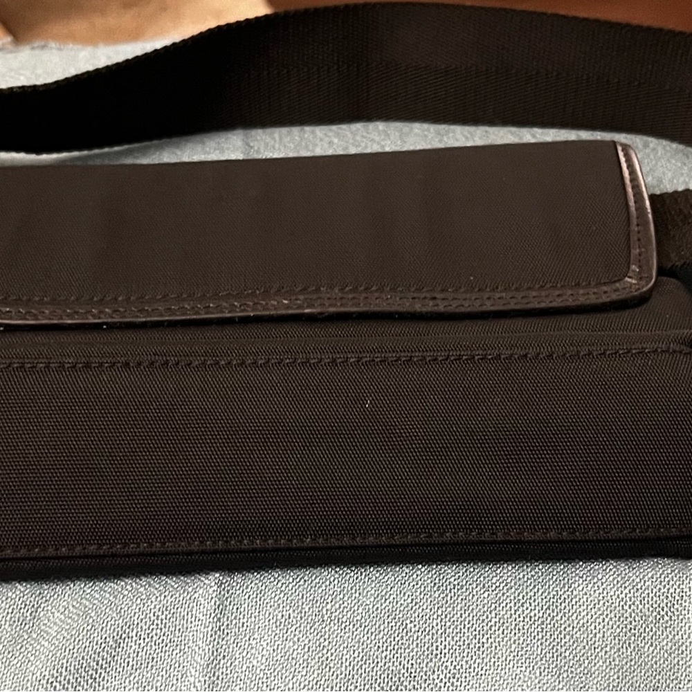 G005 - Gucci Black GG Canvas Jackie Belt Bag - Picture 4 of 6